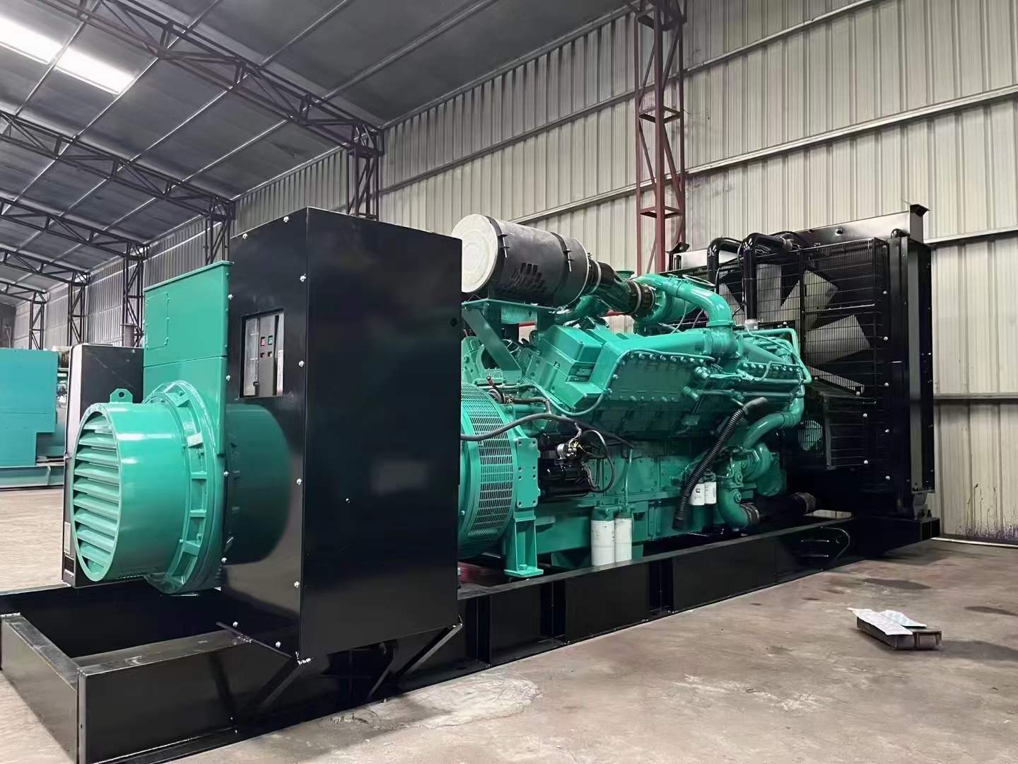 镇沅如何降低 800kW 柴油发电机输出电流的波动？